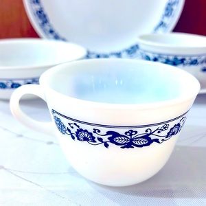 5 PC Corelle OLD TOWN BLUE Dinner Plate, Bowl, Teacup and Saucer, and Coffee Mug